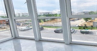 Панорамное остекление балкона Дальнегорск цена от 11 тыс. руб. м/п.